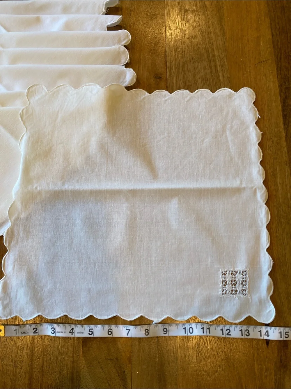 White Scalloped Edge Linen Napkins - Set‎ of 8 Embroidered Classic Timeless